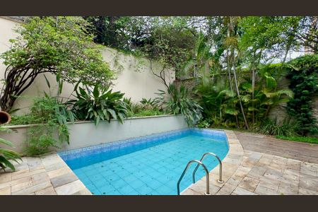 Casa à venda com 360m², 4 quartos e 4 vagasPiscina