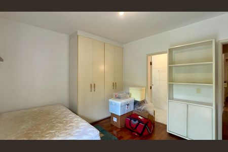 Casa à venda com 360m², 4 quartos e 4 vagasSuíte 2