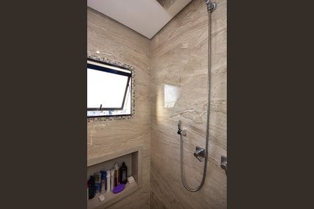 Apartamento à venda com 145m², 3 quartos e 2 vagasChuveiro da Suíte