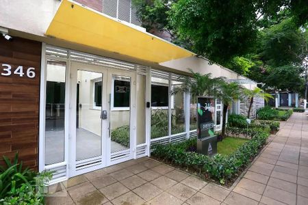 Apartamento à venda com 70m², 2 quartos e 1 vagaFachada e portaria