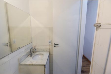 Apartamento à venda com 47m², 2 quartos e sem vaga Apartamento à venda com 47m², 2 quartos e sem vagaBanheiro