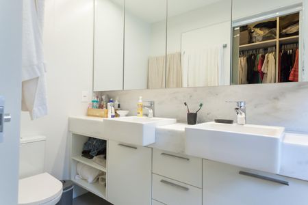 Apartamento à venda com 126m², 3 quartos e 3 vagas Apartamento à venda com 126m², 3 quartos e 3 vagasCloset da suíte