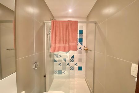 Apartamento à venda com 80m², 2 quartos e 2 vagasBanheiro social 