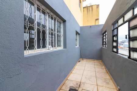 Quintal dos Fundos de casa para alugar com 1 quarto, 48m² em Vila Romero, São Paulo