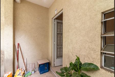 Quintal de Entrada de casa para alugar com 1 quarto, 48m² em Vila Romero, São Paulo