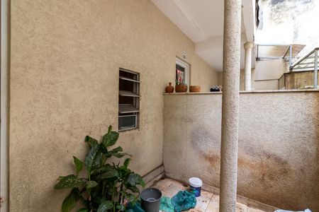 Casa para alugar com 48m², 1 quarto e sem vagaQuintal de Entrada
