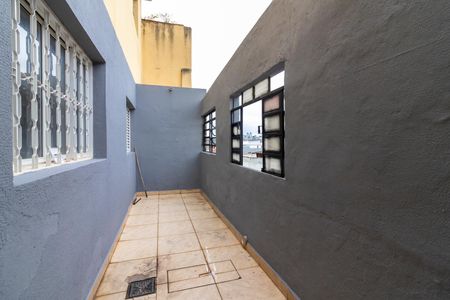 Casa para alugar com 48m², 1 quarto e sem vagaQuintal dos Fundos