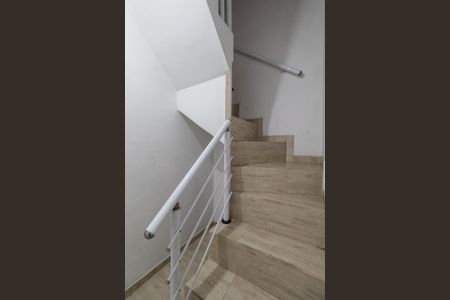 Casa para alugar com 300m², 3 quartos e 1 vaga Casa para alugar com 300m², 3 quartos e 1 vagaEscada