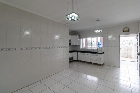 Casa para alugar com 300m², 3 quartos e 1 vaga Casa para alugar com 300m², 3 quartos e 1 vagaCozinha