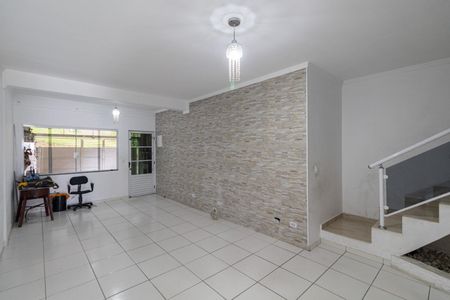 Casa para alugar com 300m², 3 quartos e 1 vaga Casa para alugar com 300m², 3 quartos e 1 vagaSala