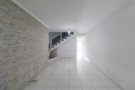 Casa para alugar com 300m², 3 quartos e 1 vaga Casa para alugar com 300m², 3 quartos e 1 vagaSala