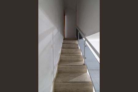 Casa para alugar com 300m², 3 quartos e 1 vaga Casa para alugar com 300m², 3 quartos e 1 vagaEscada