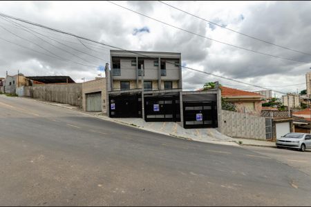 Casa à venda com 132m², 3 quartos e 3 vagasFachada