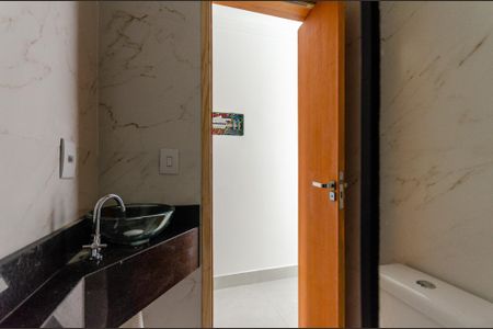 Casa à venda com 132m², 3 quartos e 3 vagasBanheiro