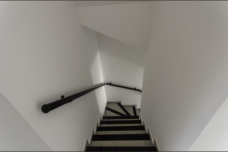 Casa à venda com 132m², 3 quartos e 3 vagasEscada - Entrada