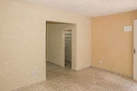 Casa à venda com 120m², 3 quartos e sem vaga Casa à venda com 120m², 3 quartos e sem vagaSala