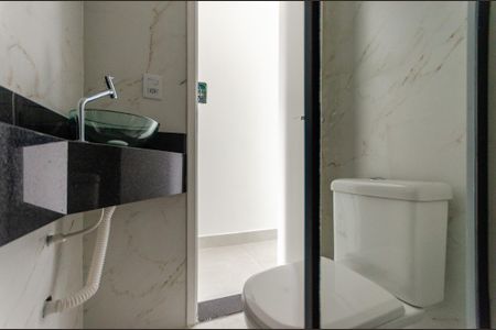 Casa à venda com 132m², 3 quartos e 3 vagas Casa à venda com 132m², 3 quartos e 3 vagasBanheiro