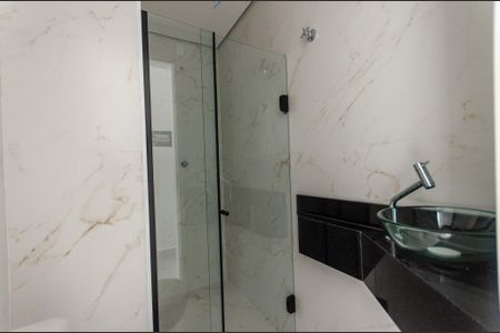 Casa à venda com 132m², 3 quartos e 3 vagas Casa à venda com 132m², 3 quartos e 3 vagasBanheiro