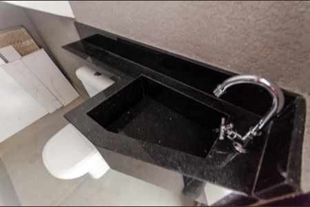 Casa à venda com 132m², 3 quartos e 3 vagas Casa à venda com 132m², 3 quartos e 3 vagasLavabo 2