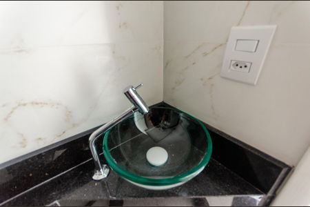 Casa à venda com 132m², 3 quartos e 3 vagas Casa à venda com 132m², 3 quartos e 3 vagasBanheiro