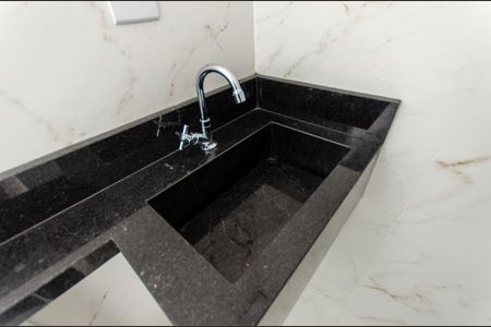 Casa à venda com 132m², 3 quartos e 3 vagas Casa à venda com 132m², 3 quartos e 3 vagasSuíte - Banheiro