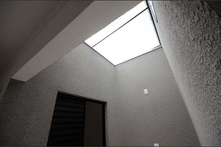 Casa à venda com 132m², 3 quartos e 3 vagas Casa à venda com 132m², 3 quartos e 3 vagasCorredor - Clarabóia