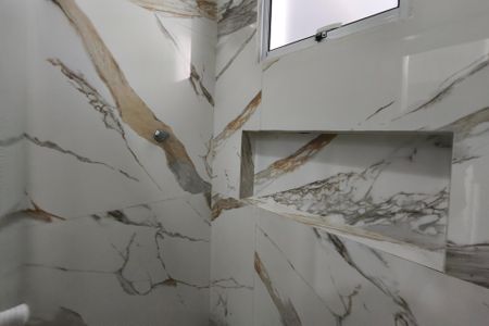 Banheiro  de casa para alugar com 2 quartos, 200m² em Residencial Cosmos, Campinas