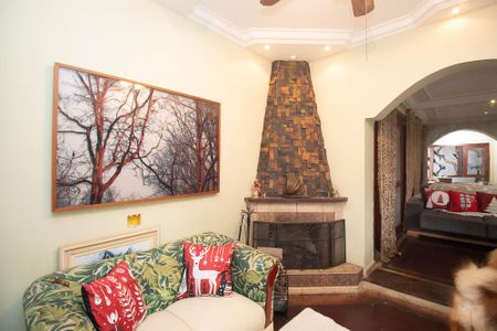 Casa de condomínio para alugar com 588m², 4 quartos e 5 vagas Casa de condomínio para alugar com 588m², 4 quartos e 5 vagasSala