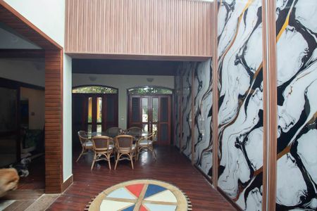 Casa de condomínio para alugar com 588m², 4 quartos e 5 vagas Casa de condomínio para alugar com 588m², 4 quartos e 5 vagasVaranda