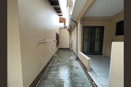 Casa à venda com 218m², 4 quartos e 2 vagas Casa à venda com 218m², 4 quartos e 2 vagasQuintal