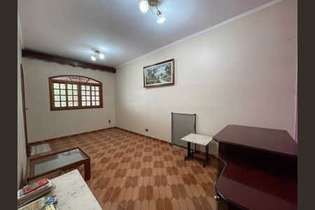 Casa à venda com 218m², 4 quartos e 2 vagas Casa à venda com 218m², 4 quartos e 2 vagasSala 1