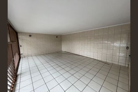 Casa à venda com 218m², 4 quartos e 2 vagas Casa à venda com 218m², 4 quartos e 2 vagasGaragem
