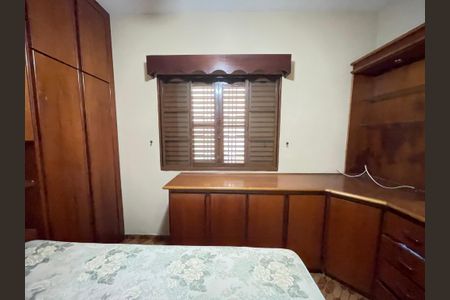 Casa à venda com 218m², 4 quartos e 2 vagas Casa à venda com 218m², 4 quartos e 2 vagasQuarto 2