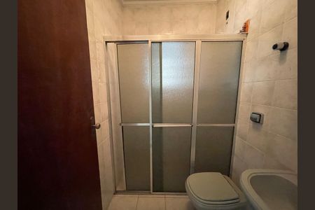 Casa à venda com 218m², 4 quartos e 2 vagas Casa à venda com 218m², 4 quartos e 2 vagasBanheiro 2