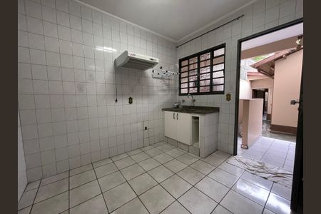 Casa à venda com 218m², 4 quartos e 2 vagas Casa à venda com 218m², 4 quartos e 2 vagasCozinha 2