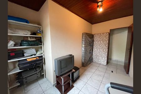 Casa à venda com 218m², 4 quartos e 2 vagas Casa à venda com 218m², 4 quartos e 2 vagasQuarto 4