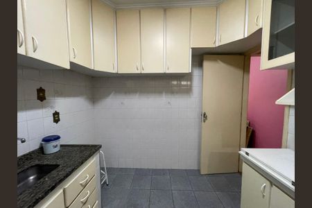 Casa à venda com 218m², 4 quartos e 2 vagas Casa à venda com 218m², 4 quartos e 2 vagasCozinha 1