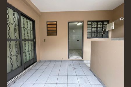 Casa à venda com 218m², 4 quartos e 2 vagas Casa à venda com 218m², 4 quartos e 2 vagasEdícula