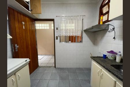 Casa à venda com 218m², 4 quartos e 2 vagas Casa à venda com 218m², 4 quartos e 2 vagasCozinha 1
