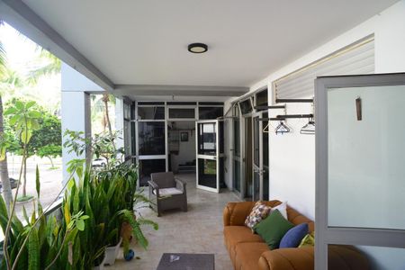 Apartamento para alugar com 215m², 4 quartos e 4 vagas Apartamento para alugar com 215m², 4 quartos e 4 vagasVaranda