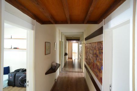 Apartamento para alugar com 215m², 4 quartos e 4 vagas Apartamento para alugar com 215m², 4 quartos e 4 vagasCorredor