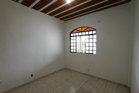 Quarto 1 de casa para alugar com 2 quartos, 54m² em Santo Andre, Belo Horizonte
