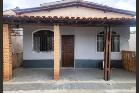 Casa para alugar com 54m², 2 quartos e 1 vagaEntrada