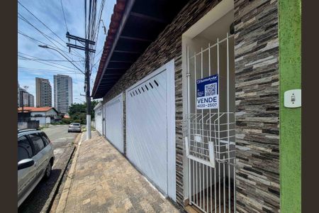 Casa à venda com 336m², 5 quartos e 5 vagasFachada - Plaquinha