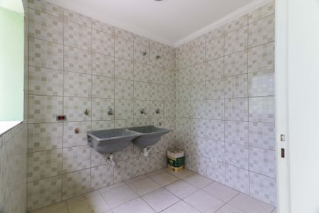 Casa à venda com 336m², 5 quartos e 5 vagasLavanderia