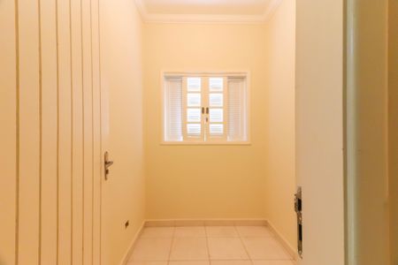 Casa à venda com 336m², 5 quartos e 5 vagasEdicula - Quarto 