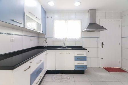 Casa à venda com 336m², 5 quartos e 5 vagasCozinha