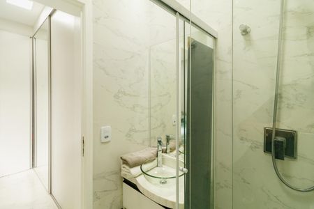 Casa à venda com 292m², 4 quartos e 3 vagasSuíte 4 banheiro