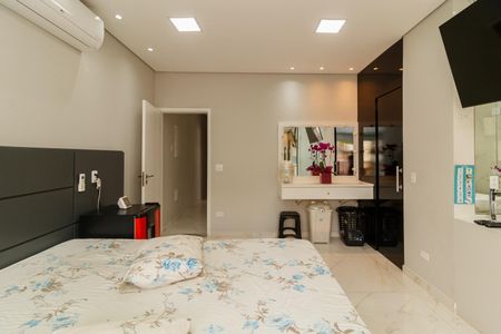 Casa à venda com 292m², 4 quartos e 3 vagasSuíte