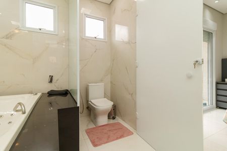 Casa à venda com 292m², 4 quartos e 3 vagasSuíte banheiro